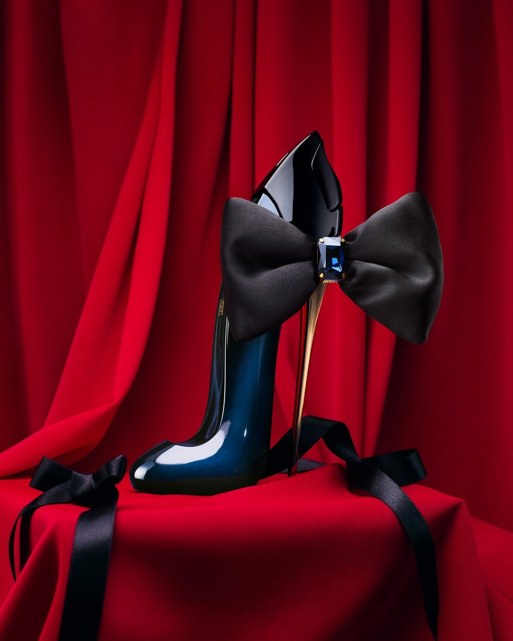 Carolina Herrera Good Girl Bow - Perfume Fragrance Direct recension och pris